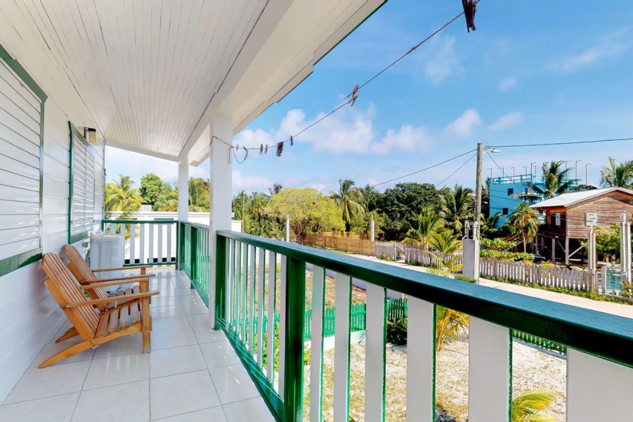 Roughrider Inn Caye Caulker Ngoại thất bức ảnh