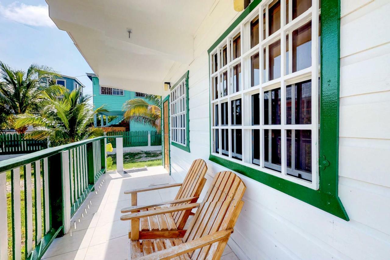 Roughrider Inn Caye Caulker Ngoại thất bức ảnh